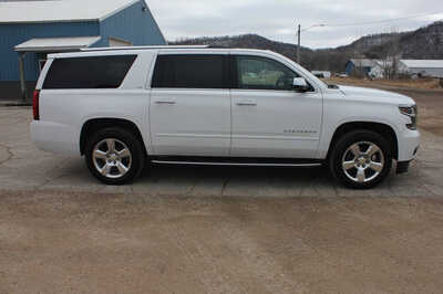 2016 Chevrolet Suburban, $17999. Photo 5