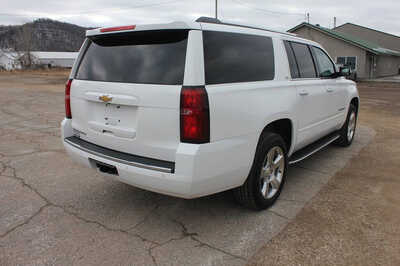 2016 Chevrolet Suburban, $17999. Photo 6