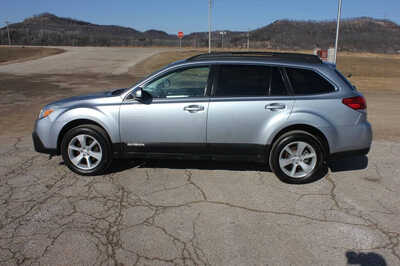 2013 Subaru Outback, $7999. Photo 9