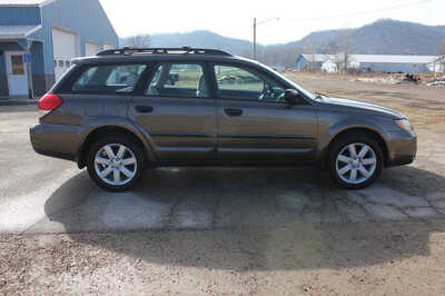 2009 Subaru Outback, $7499. Photo 4