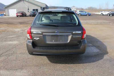 2009 Subaru Outback, $7499. Photo 6