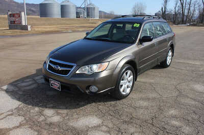 2009 Subaru Outback, $7499. Photo 1