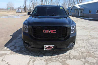 2015 GMC Yukon, $12999. Photo 2