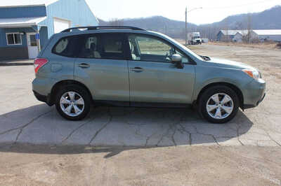 2015 Subaru Forester, $7999. Photo 4