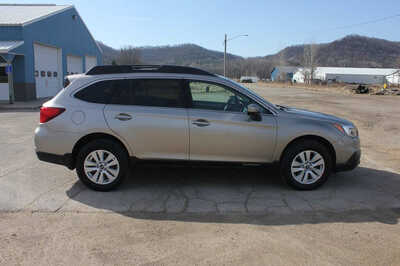 2015 Subaru Outback, $6999. Photo 4