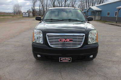 2013 GMC Yukon XL, $6999. Photo 2