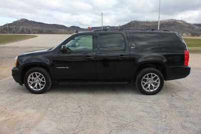 2013 GMC Yukon XL, $6999. Photo 8