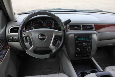 2013 GMC Yukon XL, $6999. Photo 9