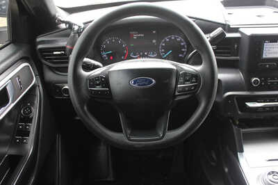 2022 Ford Explorer, $18499. Photo 10