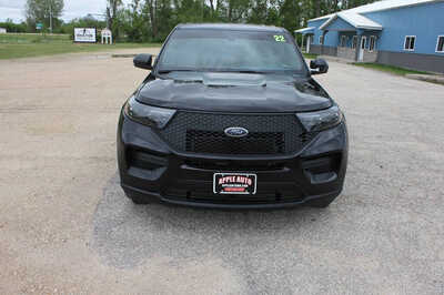 2022 Ford Explorer, $18499. Photo 2