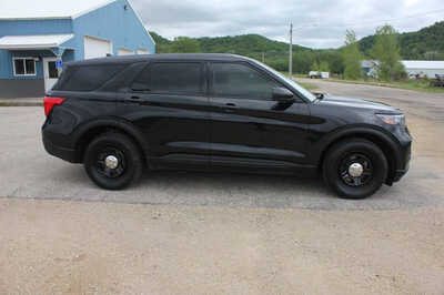 2022 Ford Explorer, $18499. Photo 4