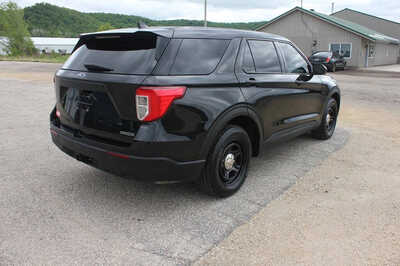 2022 Ford Explorer, $18499. Photo 5