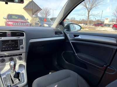 2017 Volkswagen Golf, $9999. Photo 11