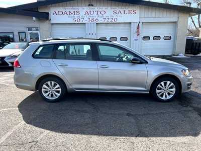 2017 Volkswagen Golf, $9999. Photo 2