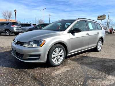 2017 Volkswagen Golf, $9999. Photo 4