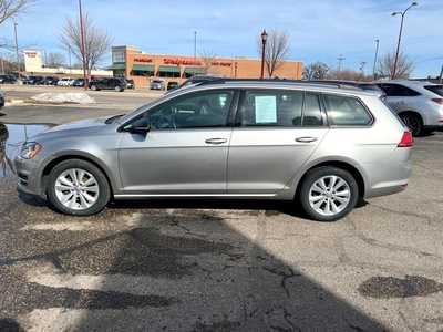 2017 Volkswagen Golf, $9999. Photo 5