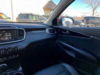 2017 Kia Sorento, $14900. Photo 10