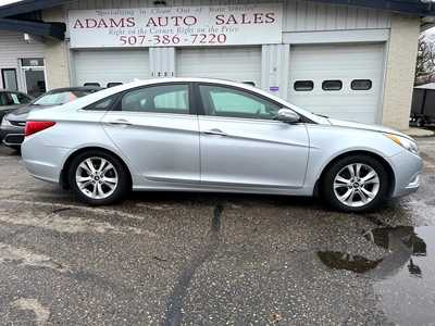 2013 Hyundai Sonata, $8600. Photo 2
