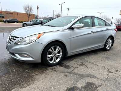 2013 Hyundai Sonata, $8600. Photo 4