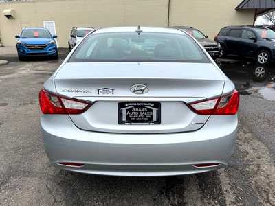 2013 Hyundai Sonata, $8600. Photo 6