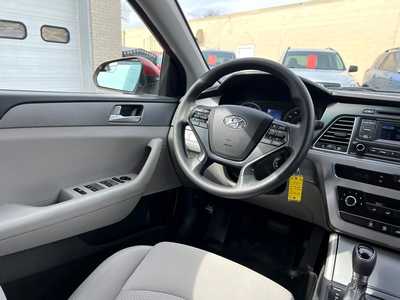 2015 Hyundai Sonata, $9500. Photo 11