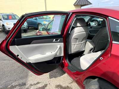 2015 Hyundai Sonata, $9500. Photo 7