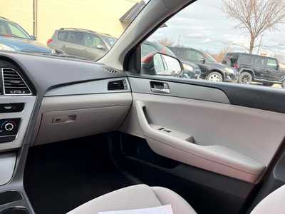2015 Hyundai Sonata, $9500. Photo 9