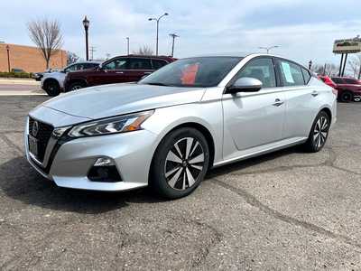 2019 Nissan Altima, $12500. Photo 4