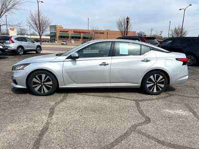 2019 Nissan Altima, $12500. Photo 5