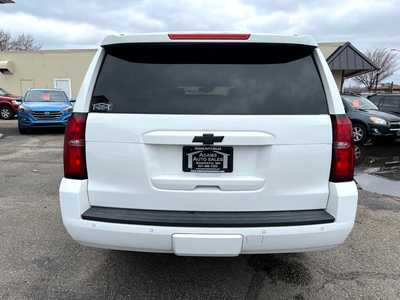 2019 Chevrolet Suburban, $27900. Photo 6