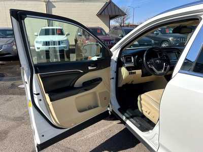 2015 Toyota Highlander, $19900. Photo 12