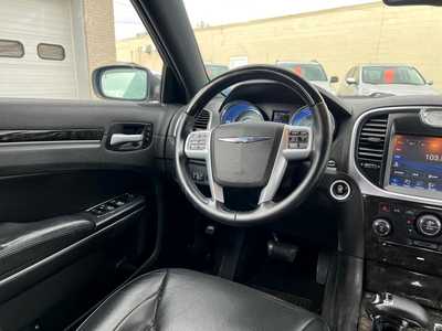 2014 Chrysler 300, $11700. Photo 12