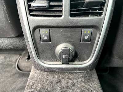 2014 Chrysler 300, $11700. Photo 9