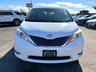 2013 Toyota Sienna, $9900. Photo 3