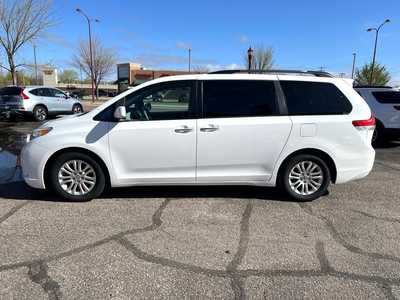 2013 Toyota Sienna, $9900. Photo 5