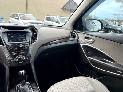 2017 Hyundai Santa Fe, $9450. Photo 11