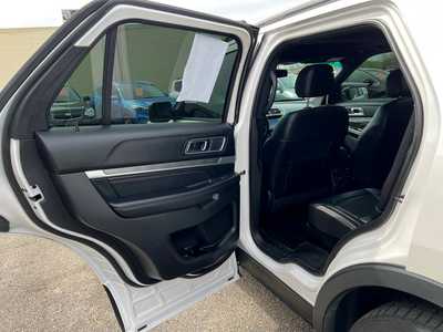 2017 Ford Explorer, $14900. Photo 10