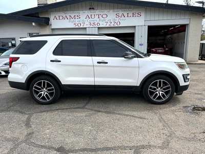 2017 Ford Explorer, $14900. Photo 2