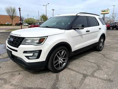2017 Ford Explorer, $14900. Photo 5