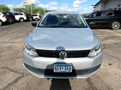 2014 Volkswagen Jetta, $8500. Photo 3