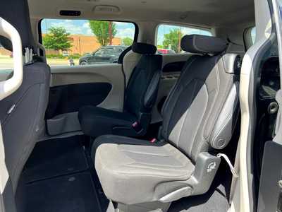 2022 Chrysler Voyager, $25900. Photo 10
