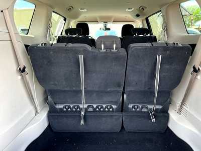 2022 Chrysler Voyager, $25900. Photo 8