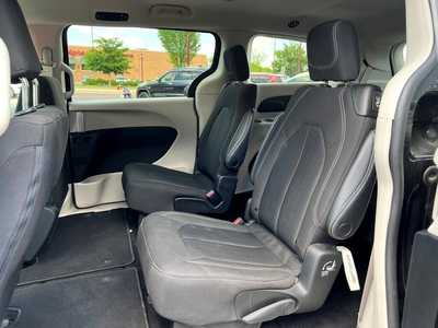 2022 Chrysler Voyager, $25900. Photo 10