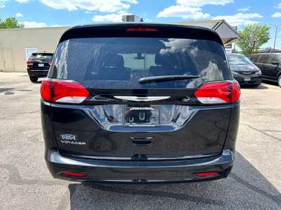 2022 Chrysler Voyager, $25900. Photo 6