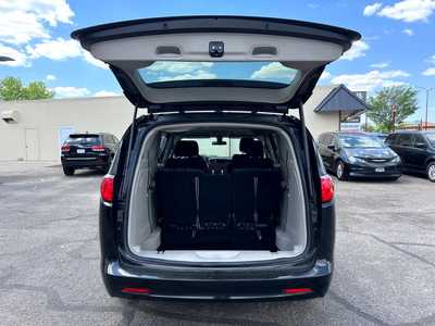 2022 Chrysler Voyager, $25900. Photo 7