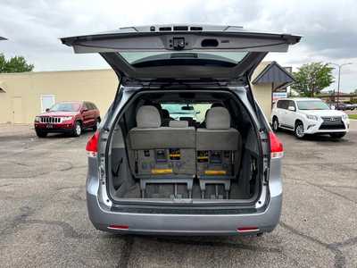 2013 Toyota Sienna, $12500. Photo 7