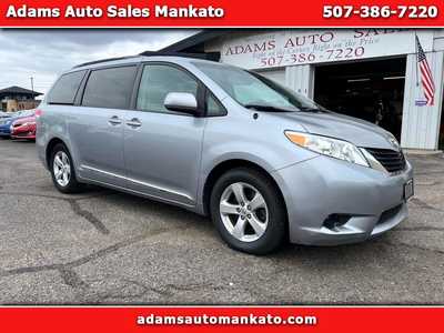 2013 Toyota Sienna, $12500. Photo 1