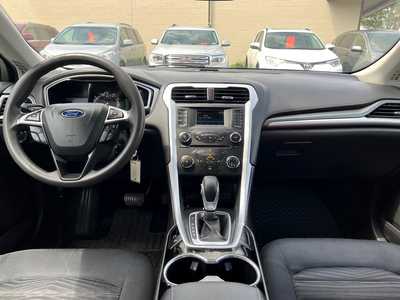 2016 Ford Fusion, $10500. Photo 11