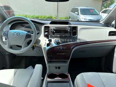2013 Toyota Sienna, $12900. Photo 12