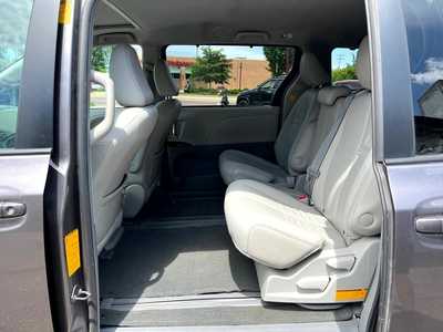 2013 Toyota Sienna, $12900. Photo 9